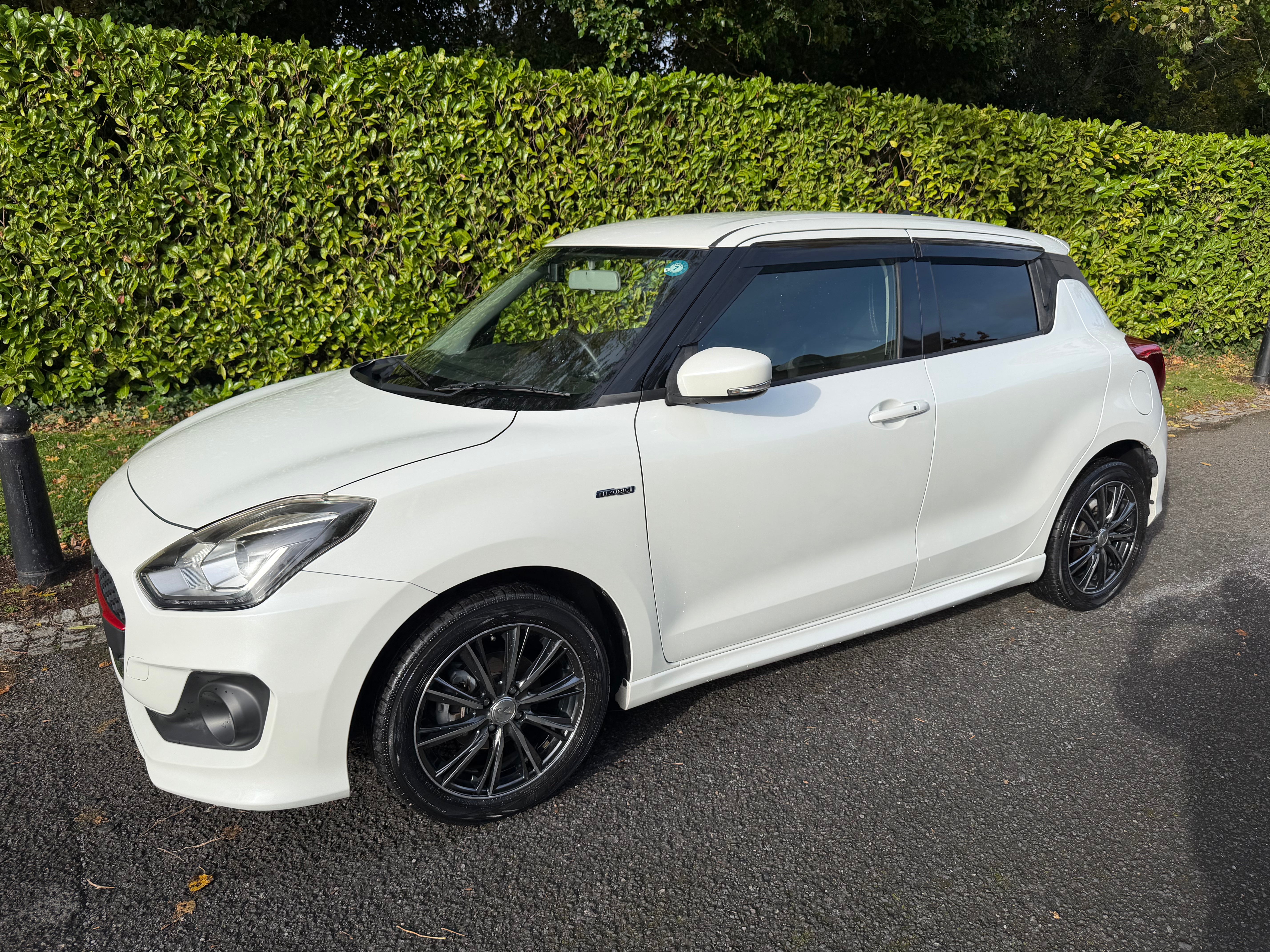 2017 Suzuki Swift Hybrid RS – White – Grade 4 – €10,950