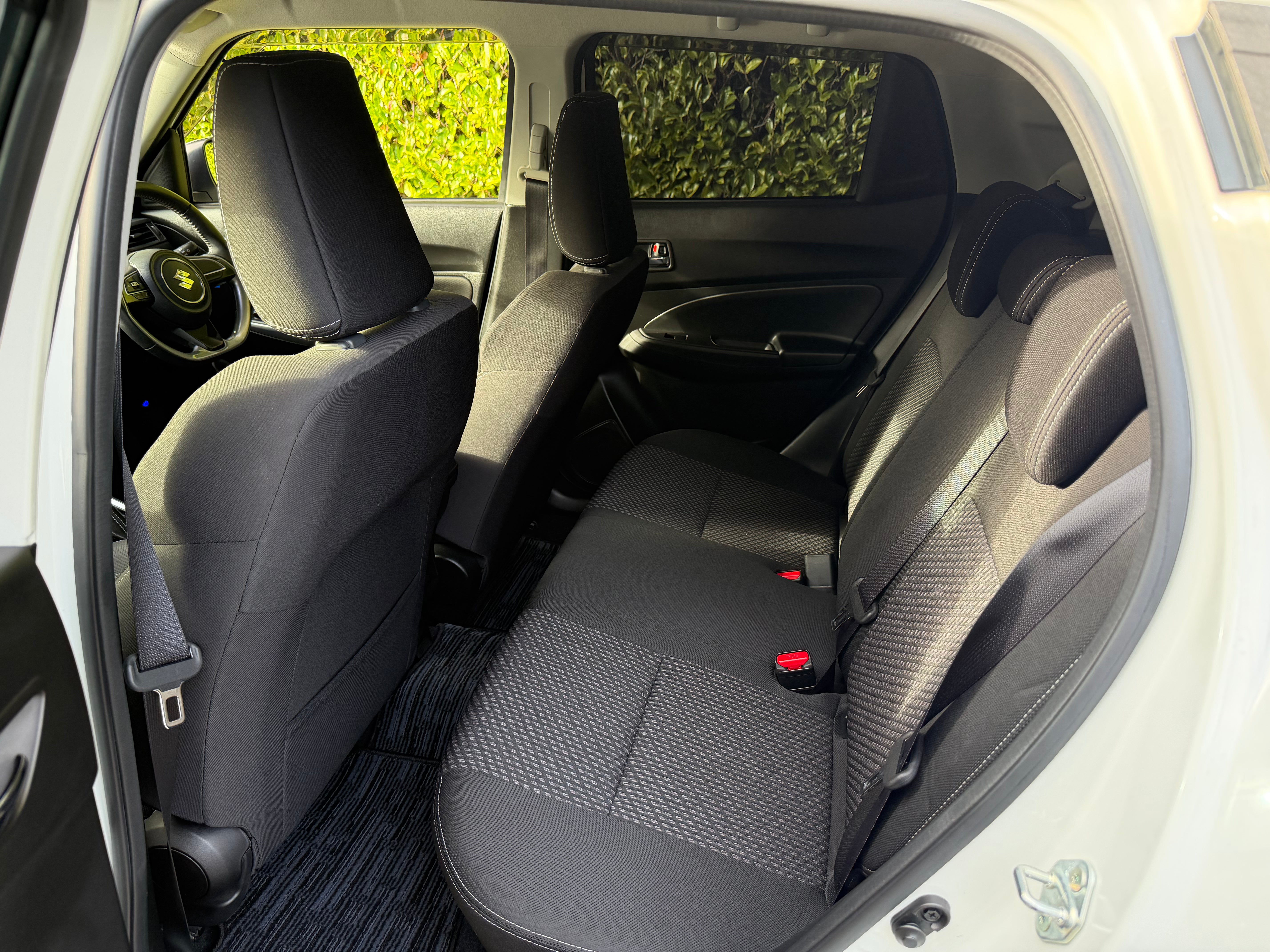 2017 Suzuki Swift Hybrid RS – White – Grade 4 – €10,950