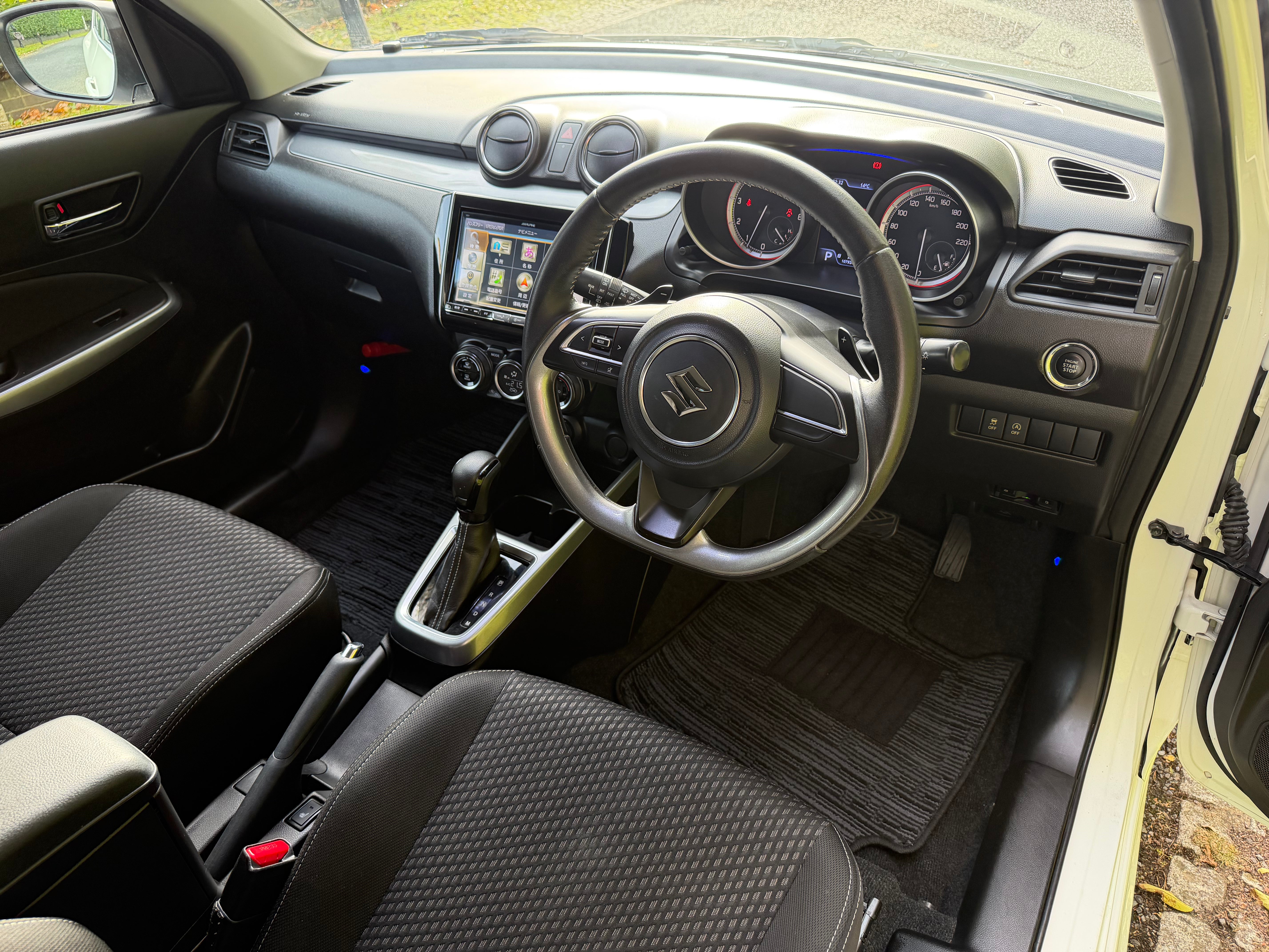 2017 Suzuki Swift Hybrid RS – White – Grade 4 – €10,950