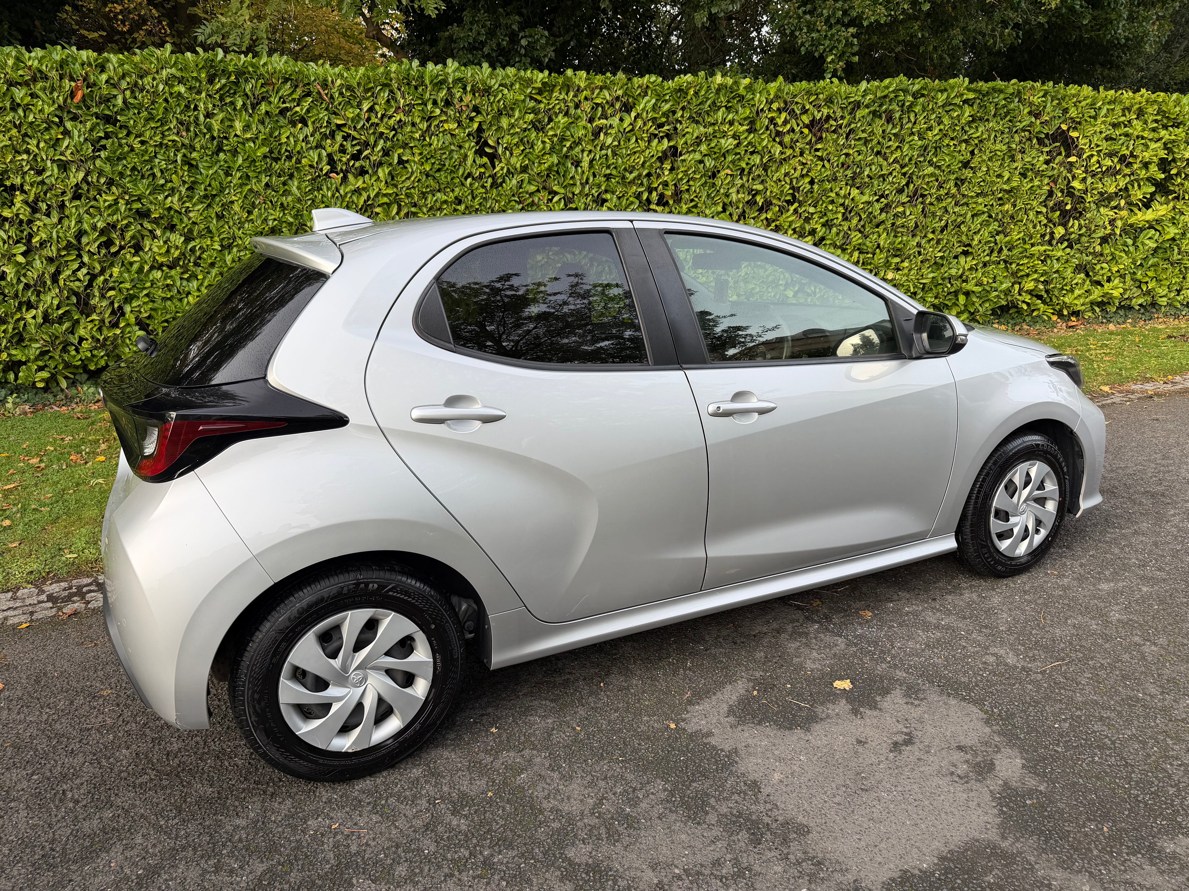 2022 Toyota Yaris 1.5 Hybrid X Automatic – Silver – Grade 4 – €14,450
