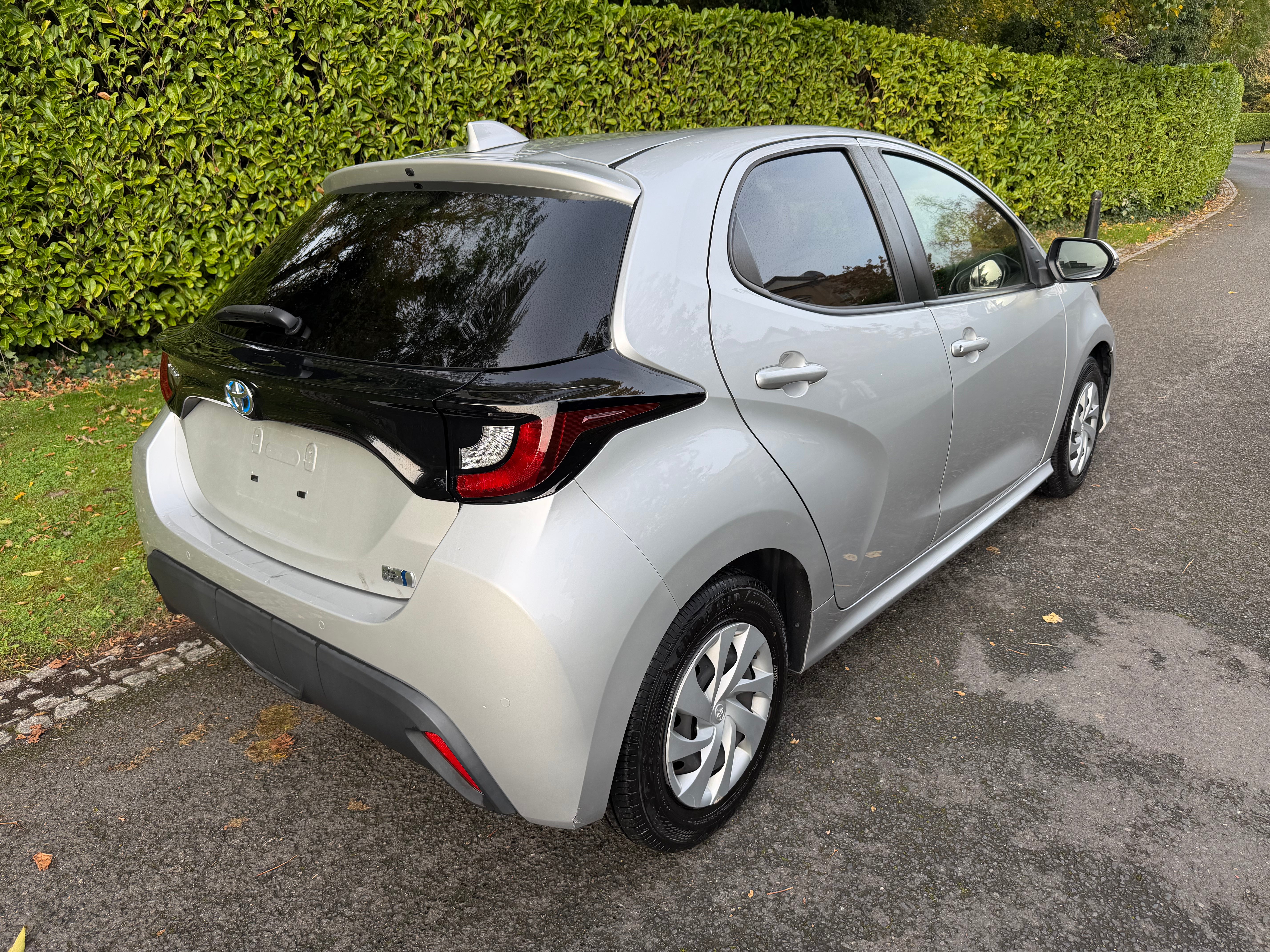 2022 Toyota Yaris 1.5 Hybrid X Automatic – Silver – Grade 4 – €14,450