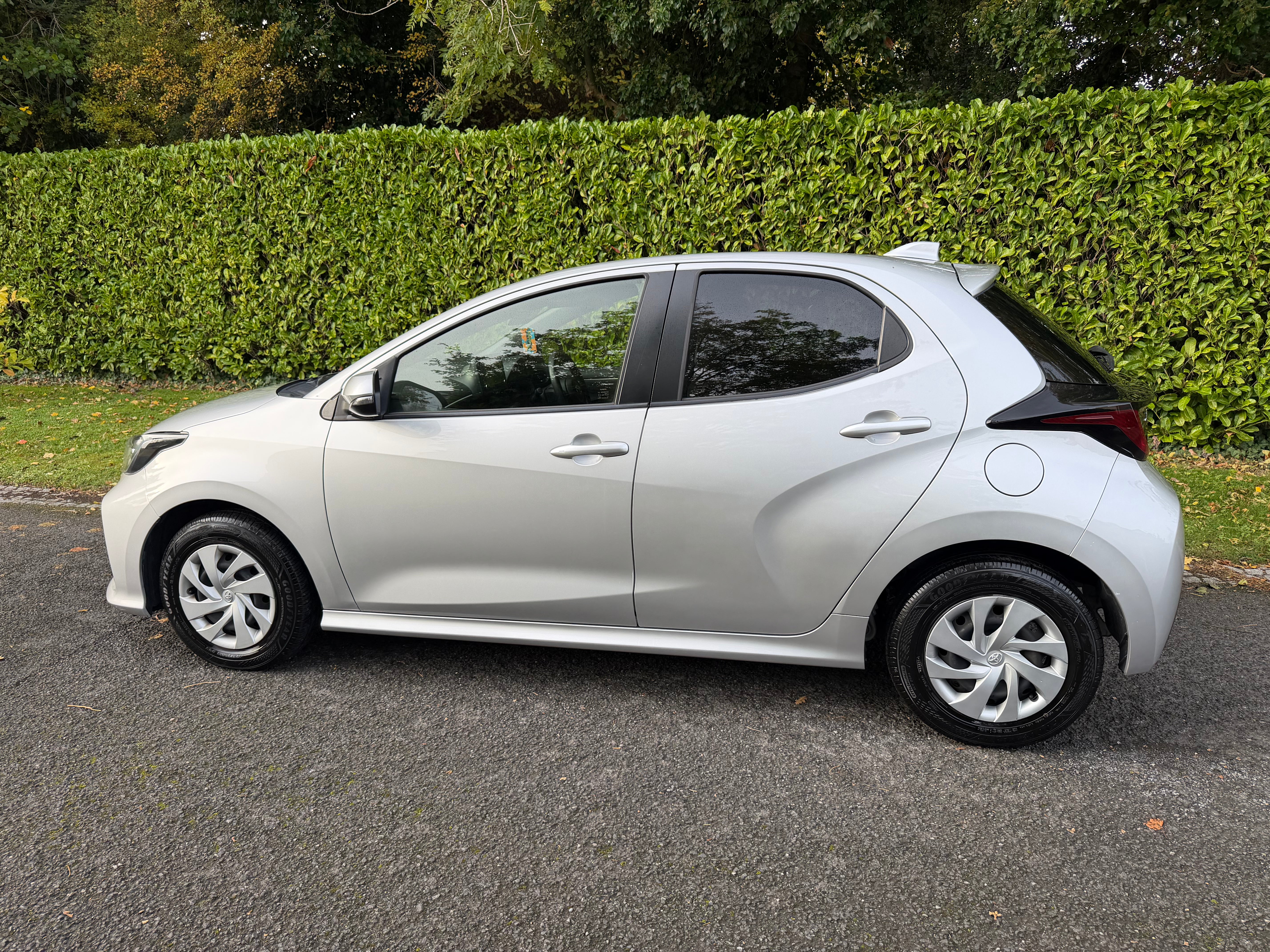 2022 Toyota Yaris 1.5 Hybrid X Automatic – Silver – Grade 4 – €14,450