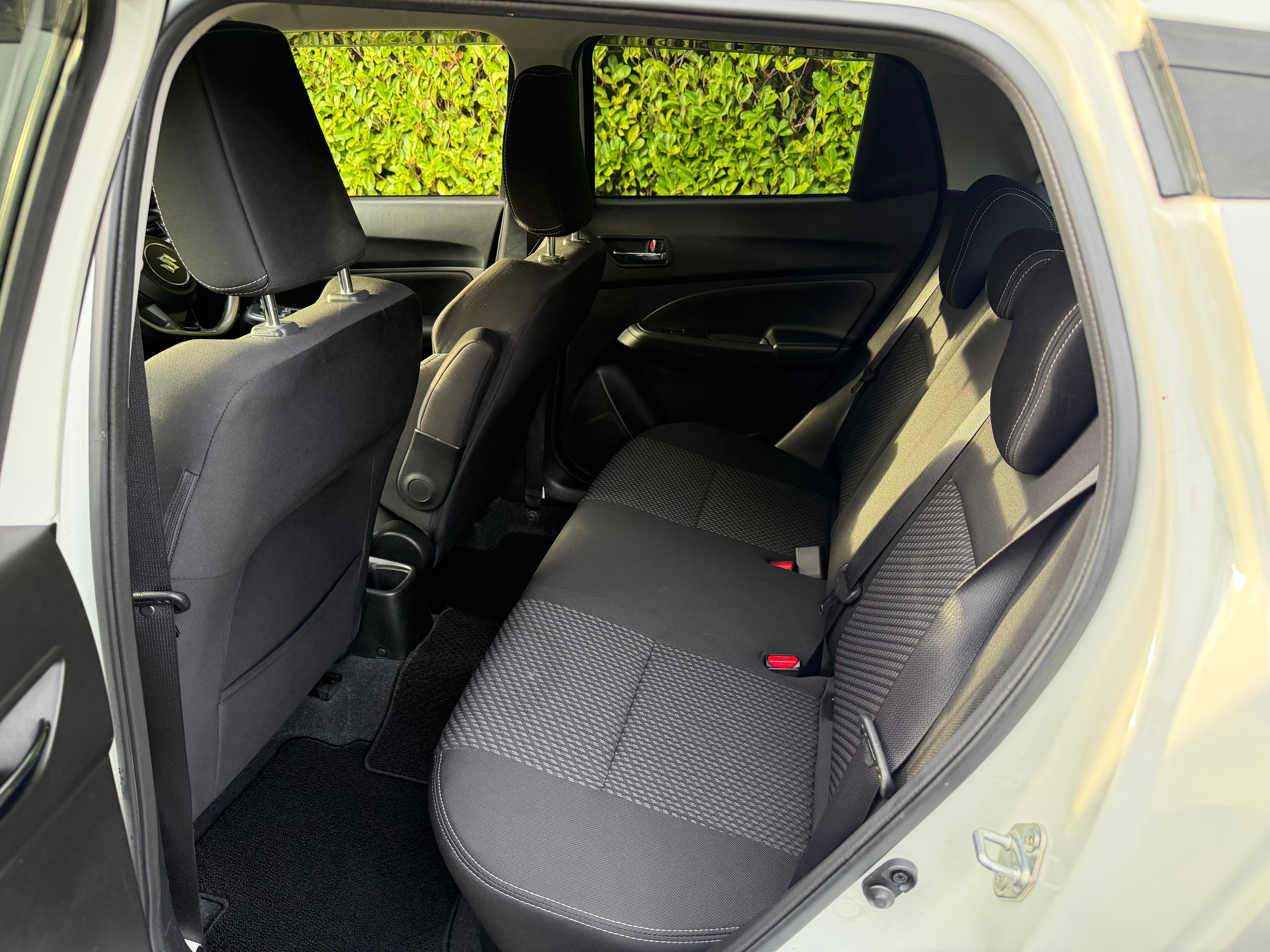 2019 Suzuki Swift Hybrid RS – White – Grade 4 – €12,950