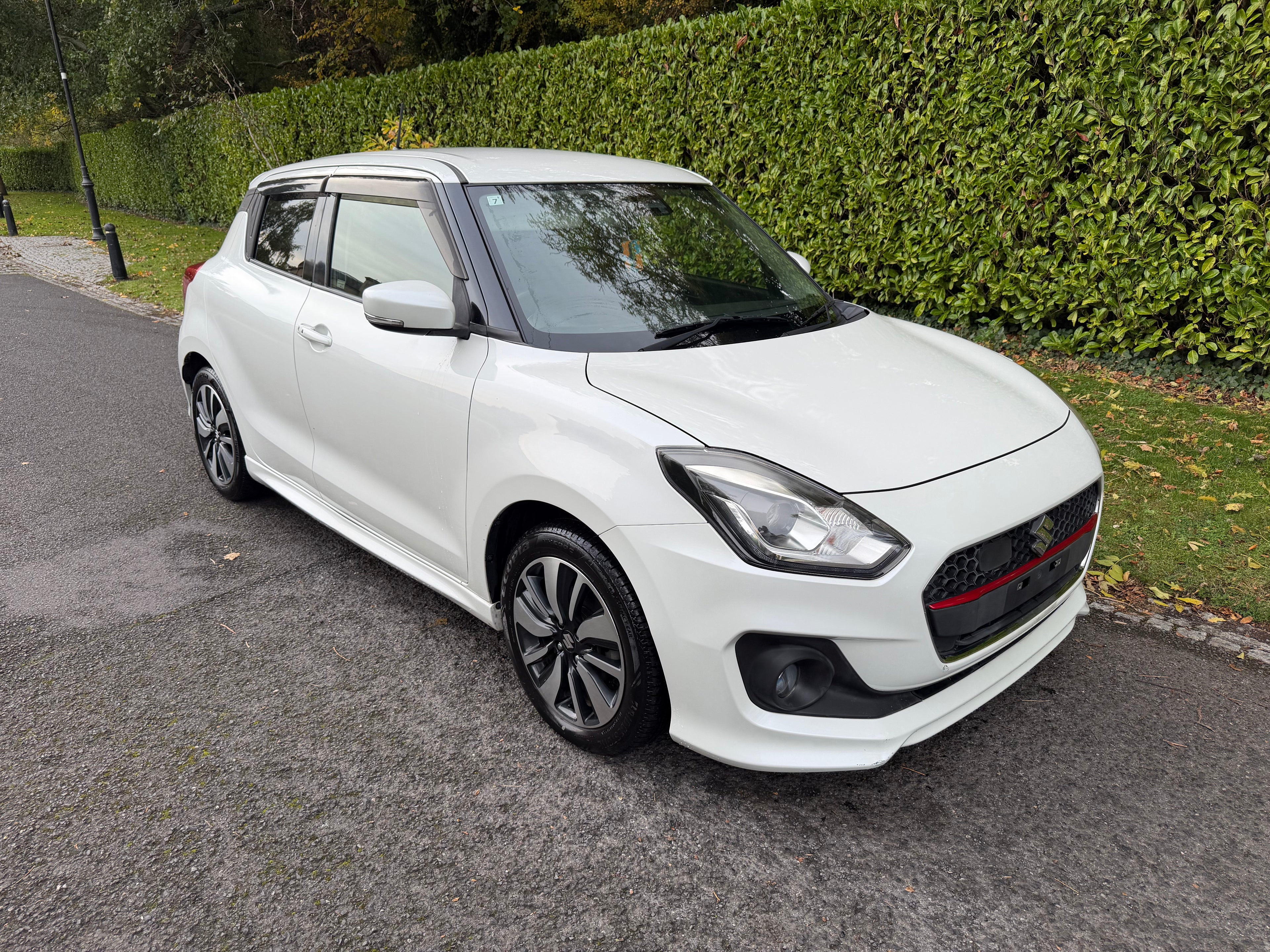 2017 Suzuki Swift Hybrid RS – White – Grade 4 – €10,950
