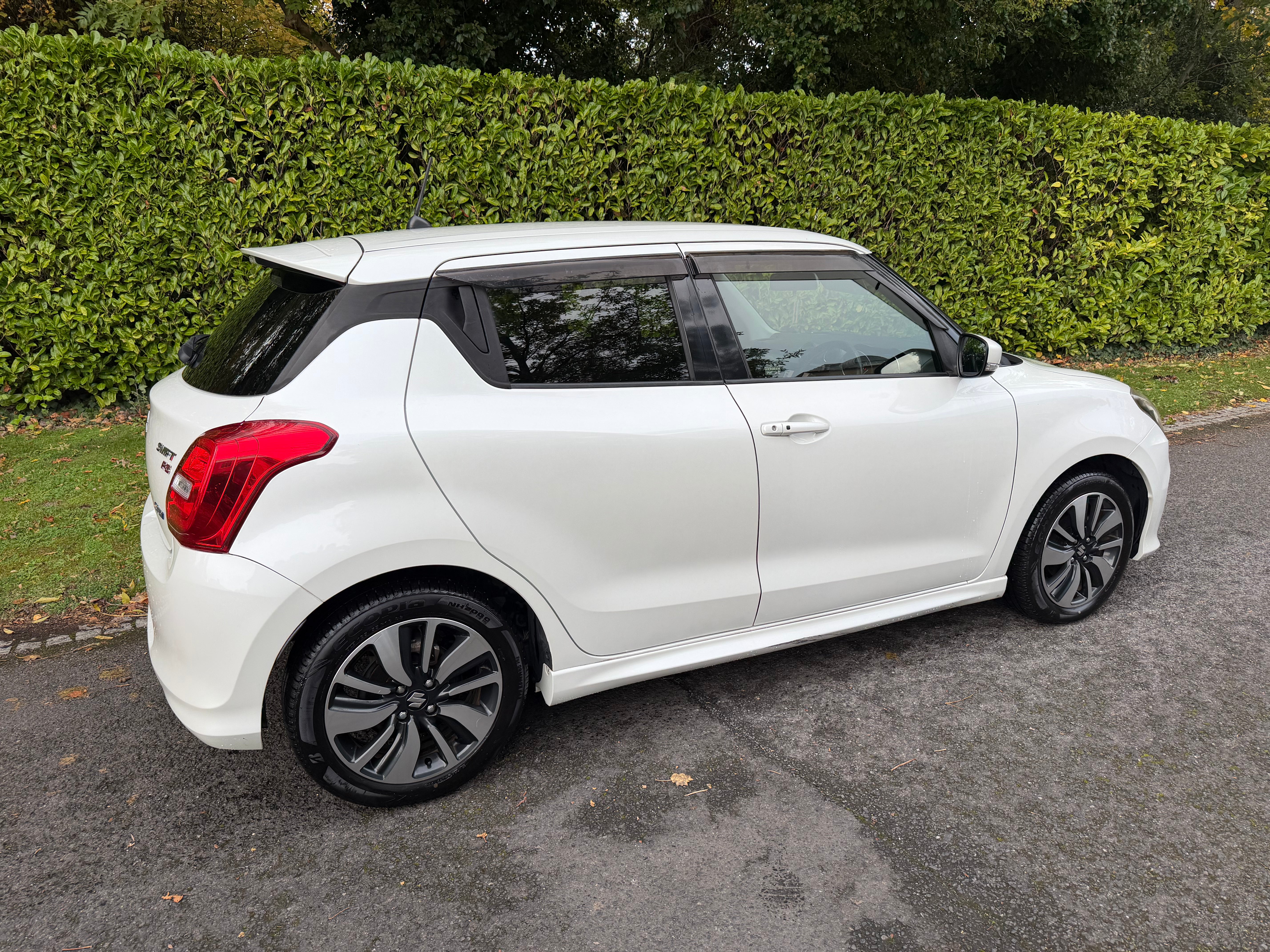 2017 Suzuki Swift Hybrid RS – White – Grade 4 – €10,950