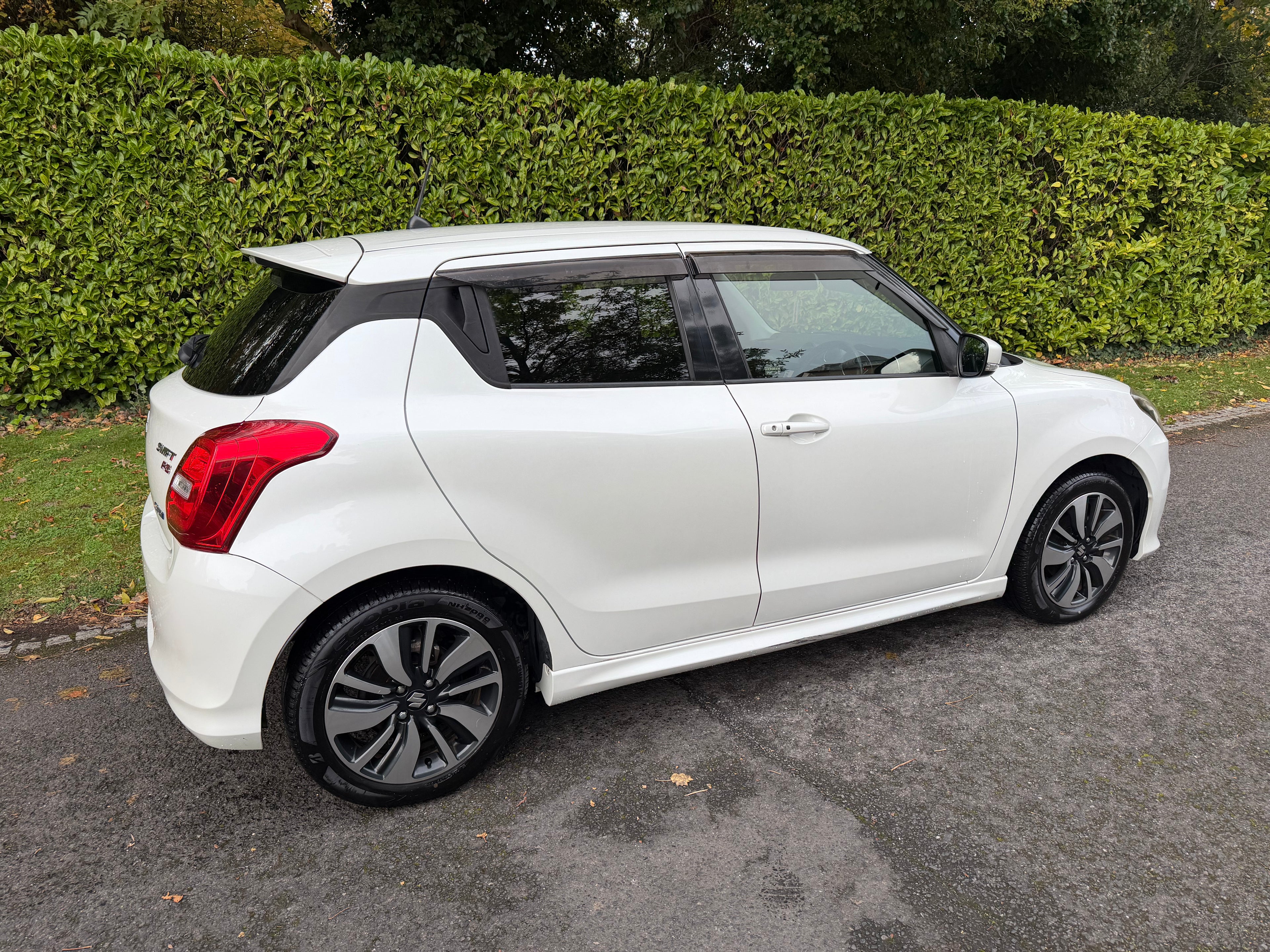 2017 Suzuki Swift Hybrid RS – White – Grade 4 – €10,950
