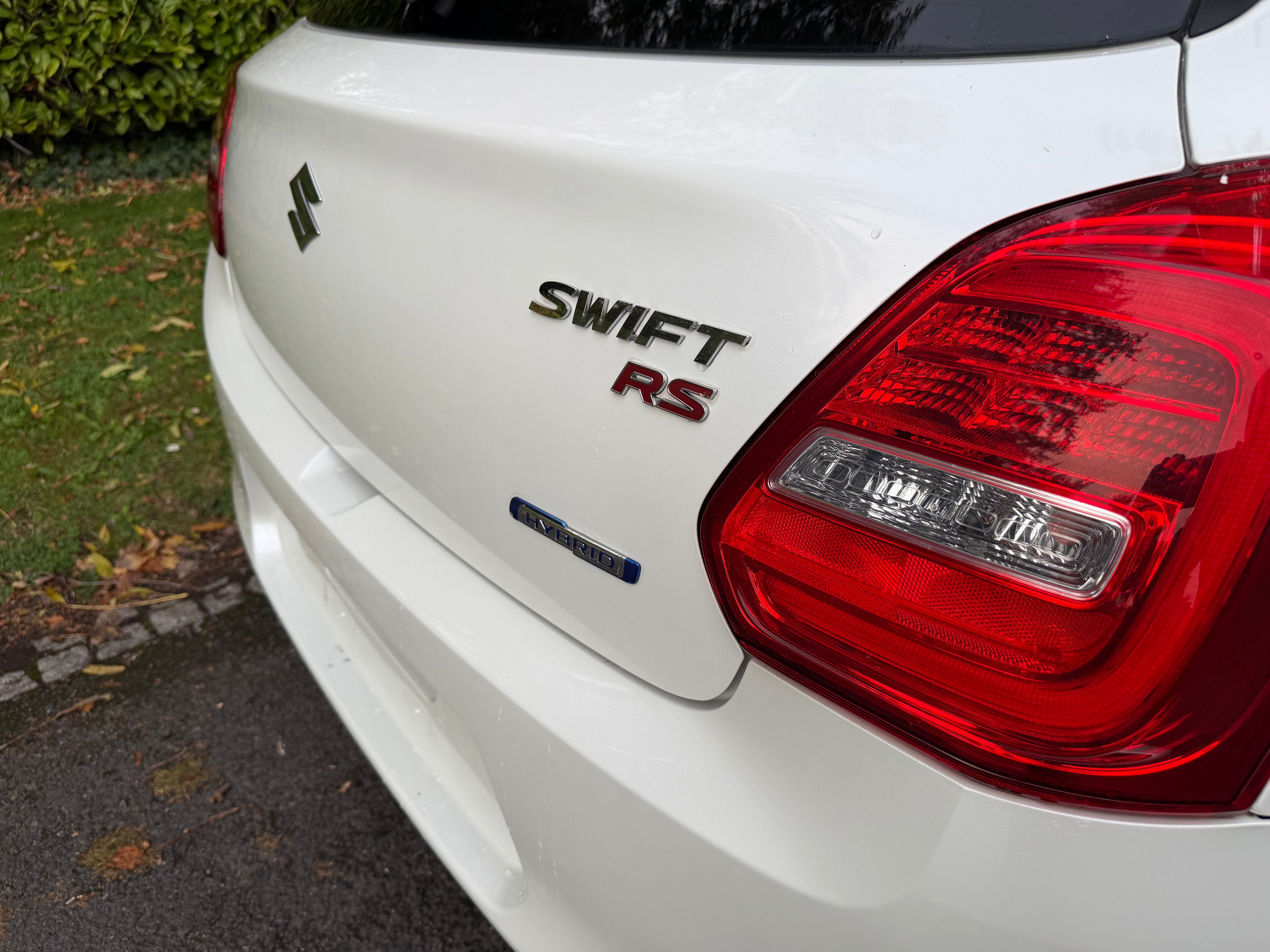 2017 Suzuki Swift Hybrid RS – White – Grade 4 – €10,950