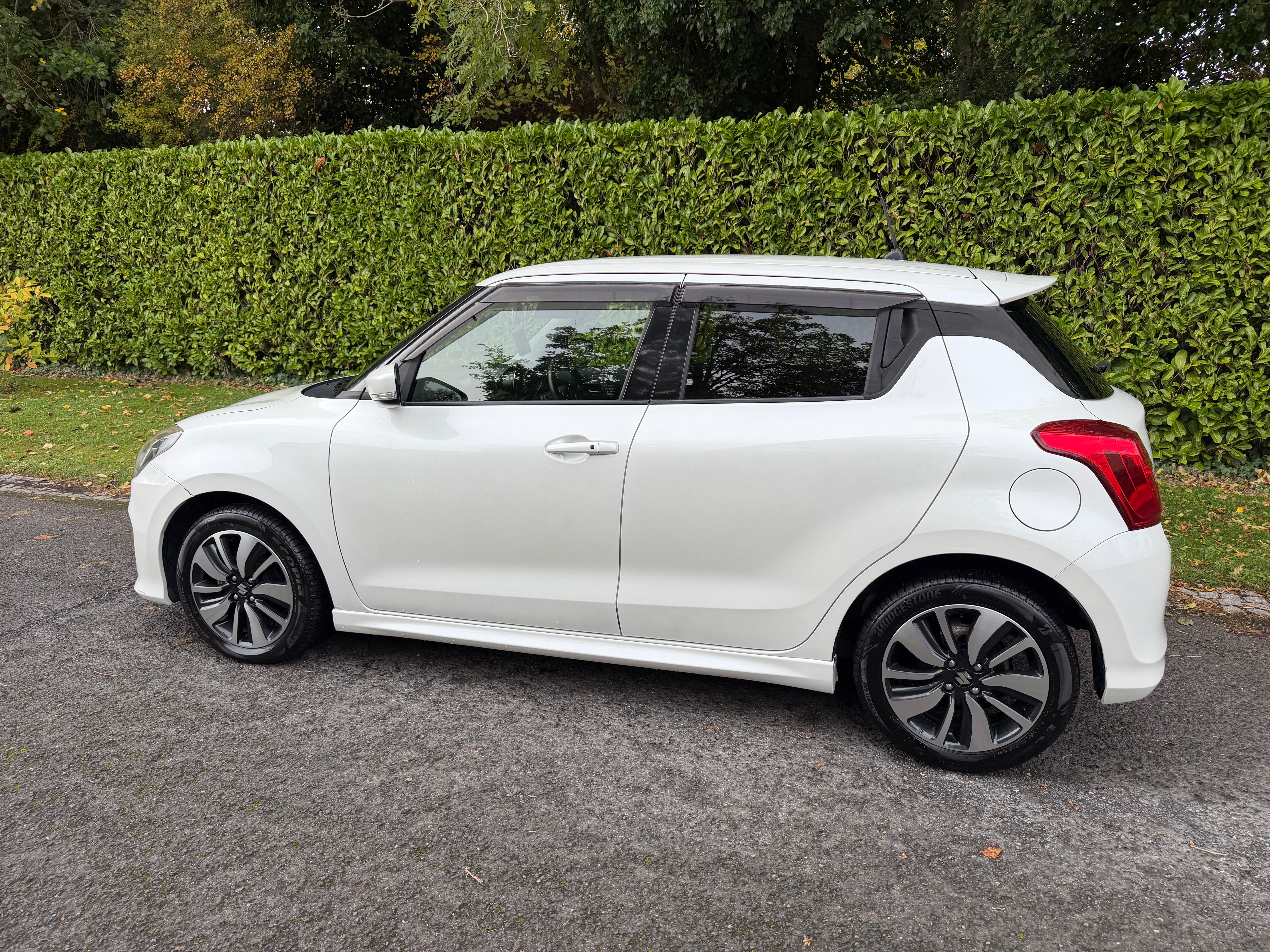 2017 Suzuki Swift Hybrid RS – White – Grade 4 – €10,950