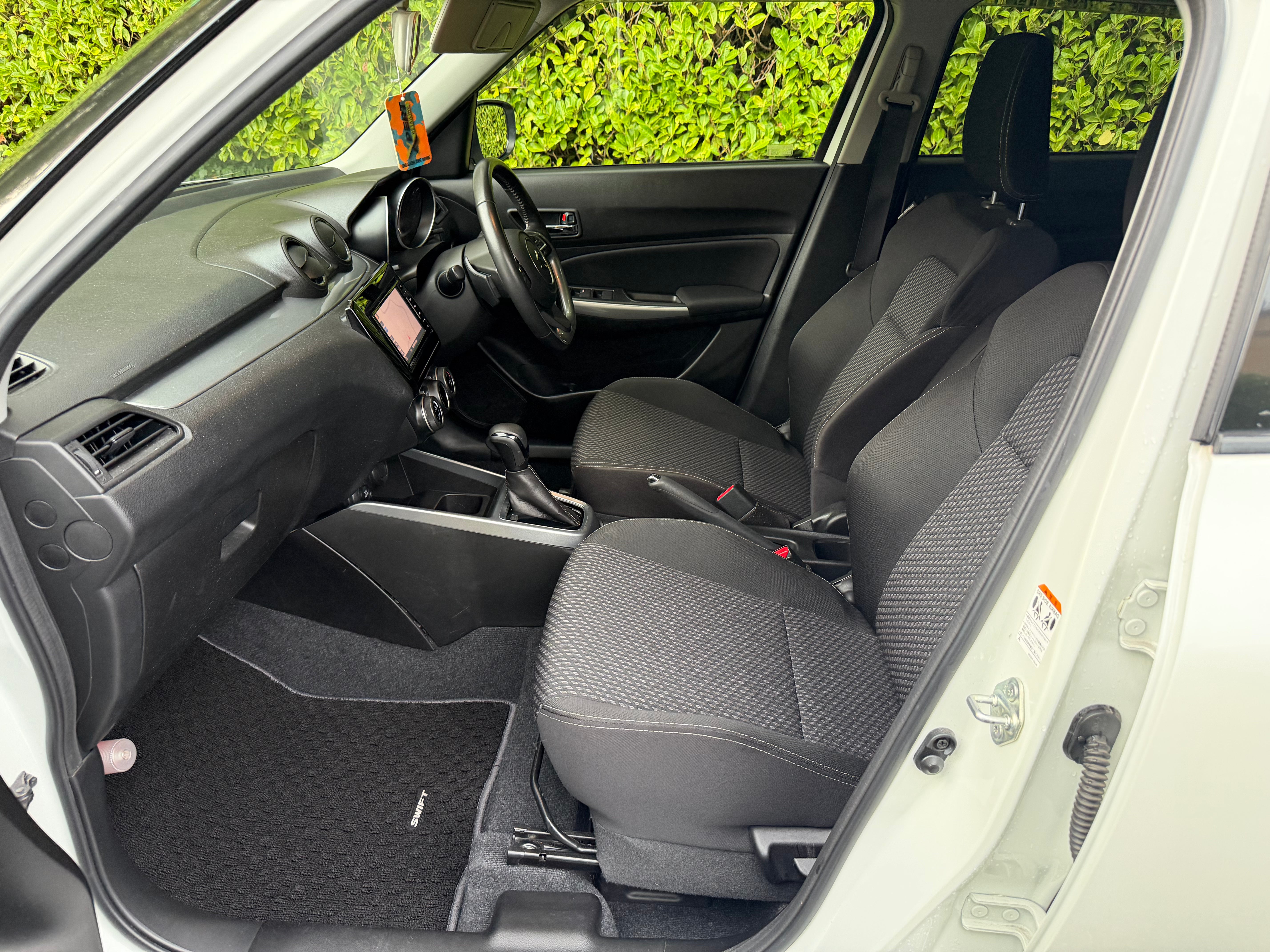 2017 Suzuki Swift Hybrid RS – White – Grade 4 – €10,950
