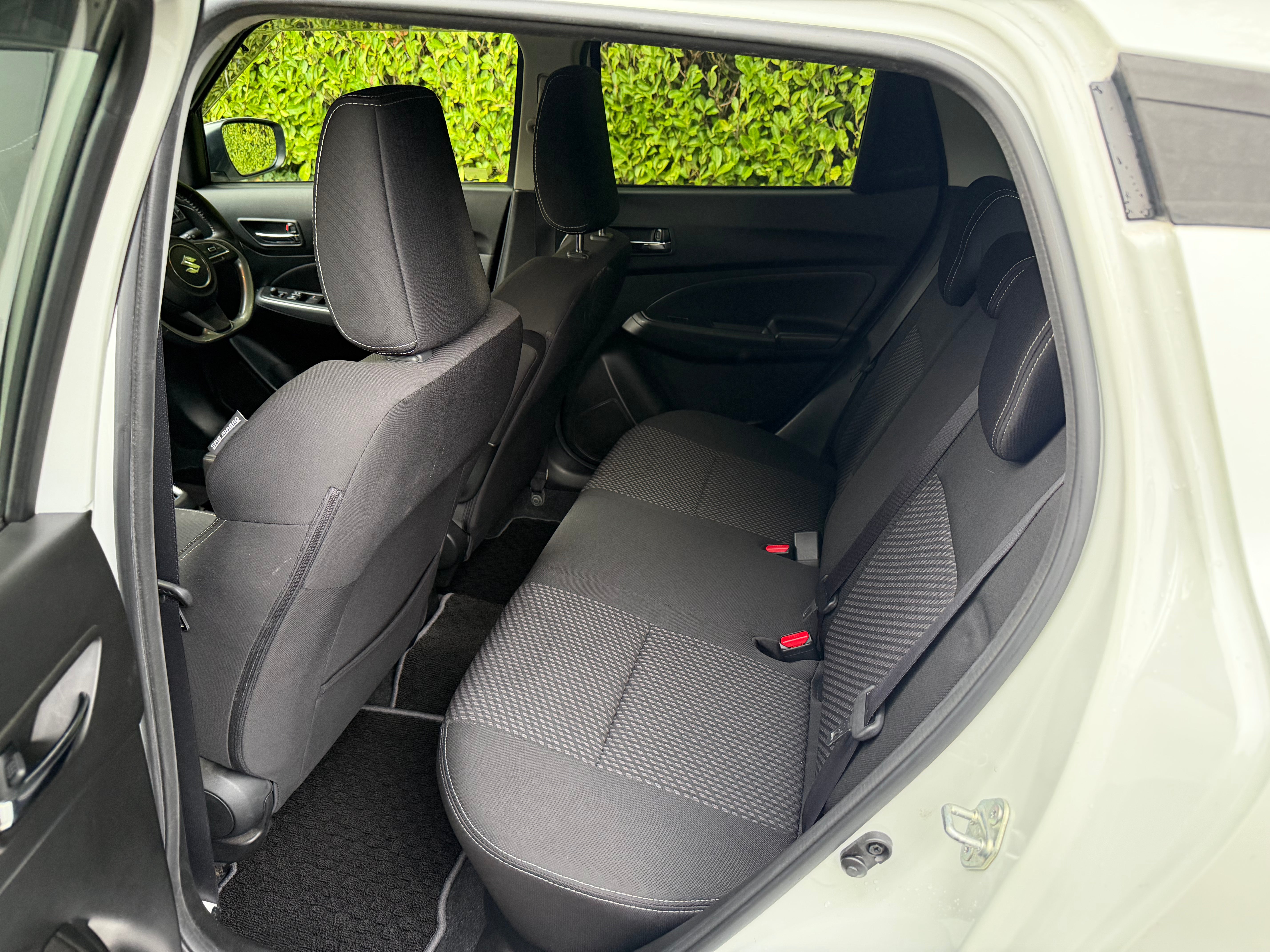 2017 Suzuki Swift Hybrid RS – White – Grade 4 – €10,950
