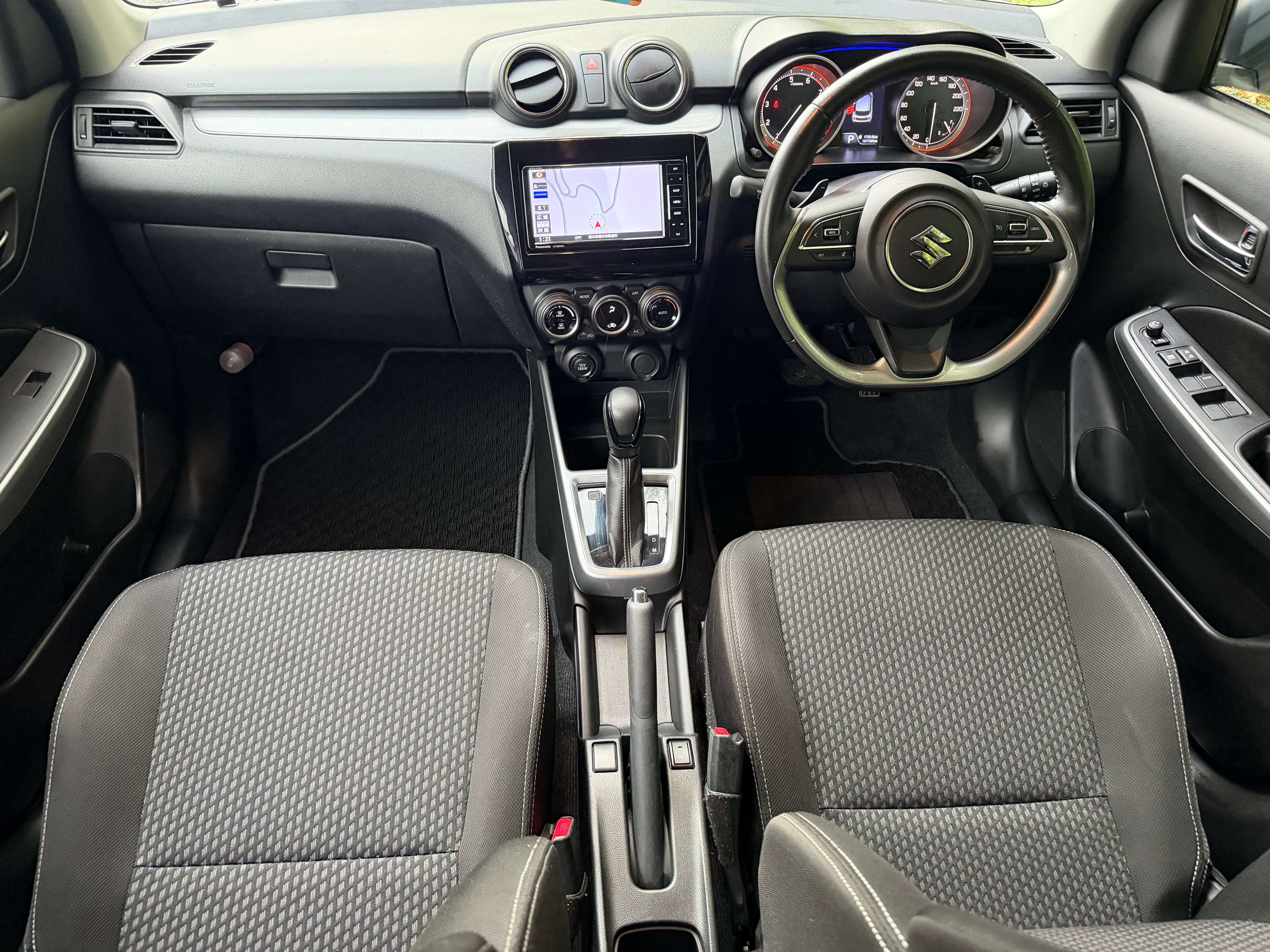 2017 Suzuki Swift Hybrid RS – White – Grade 4 – €10,950