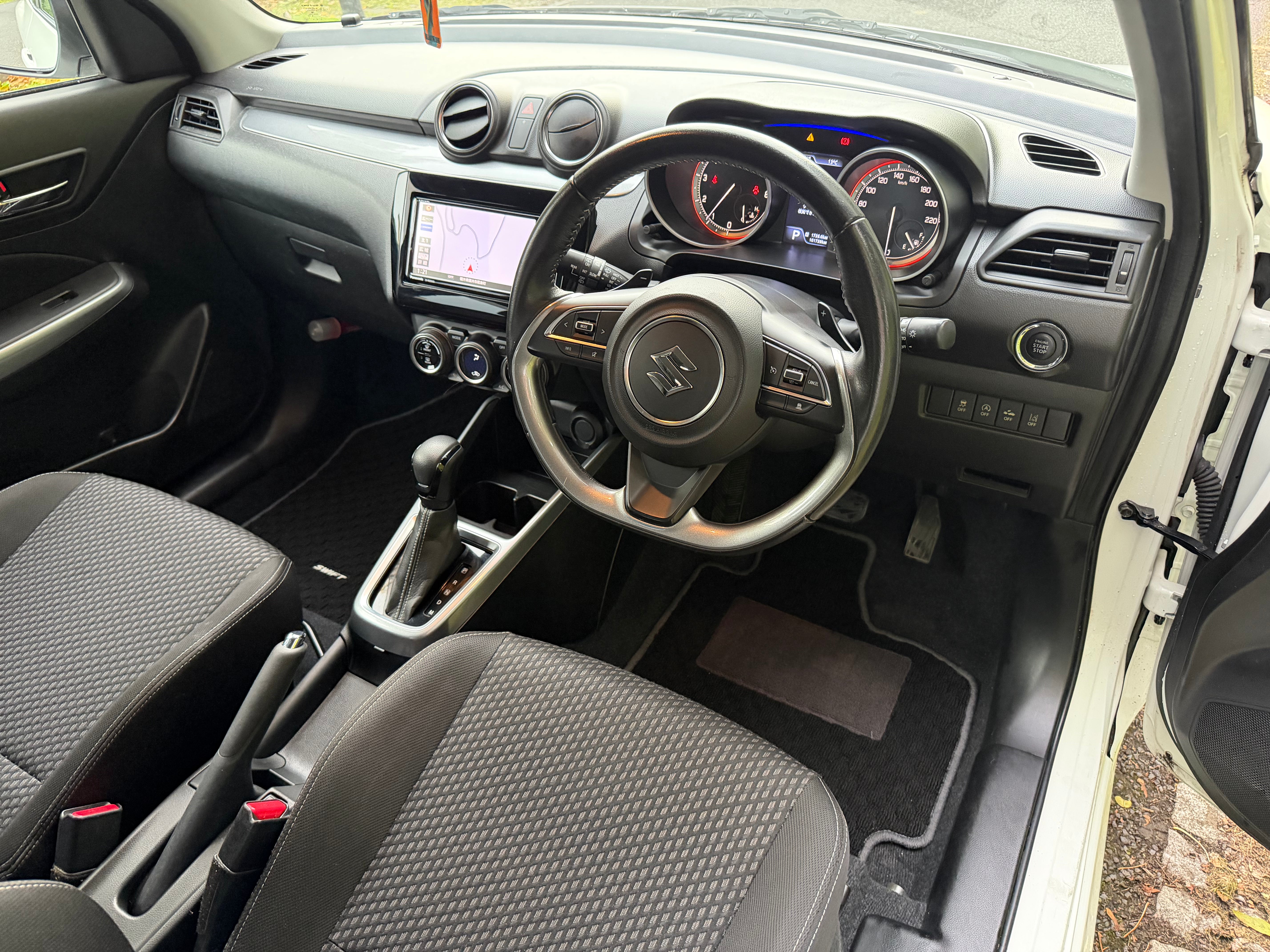 2017 Suzuki Swift Hybrid RS – White – Grade 4 – €10,950