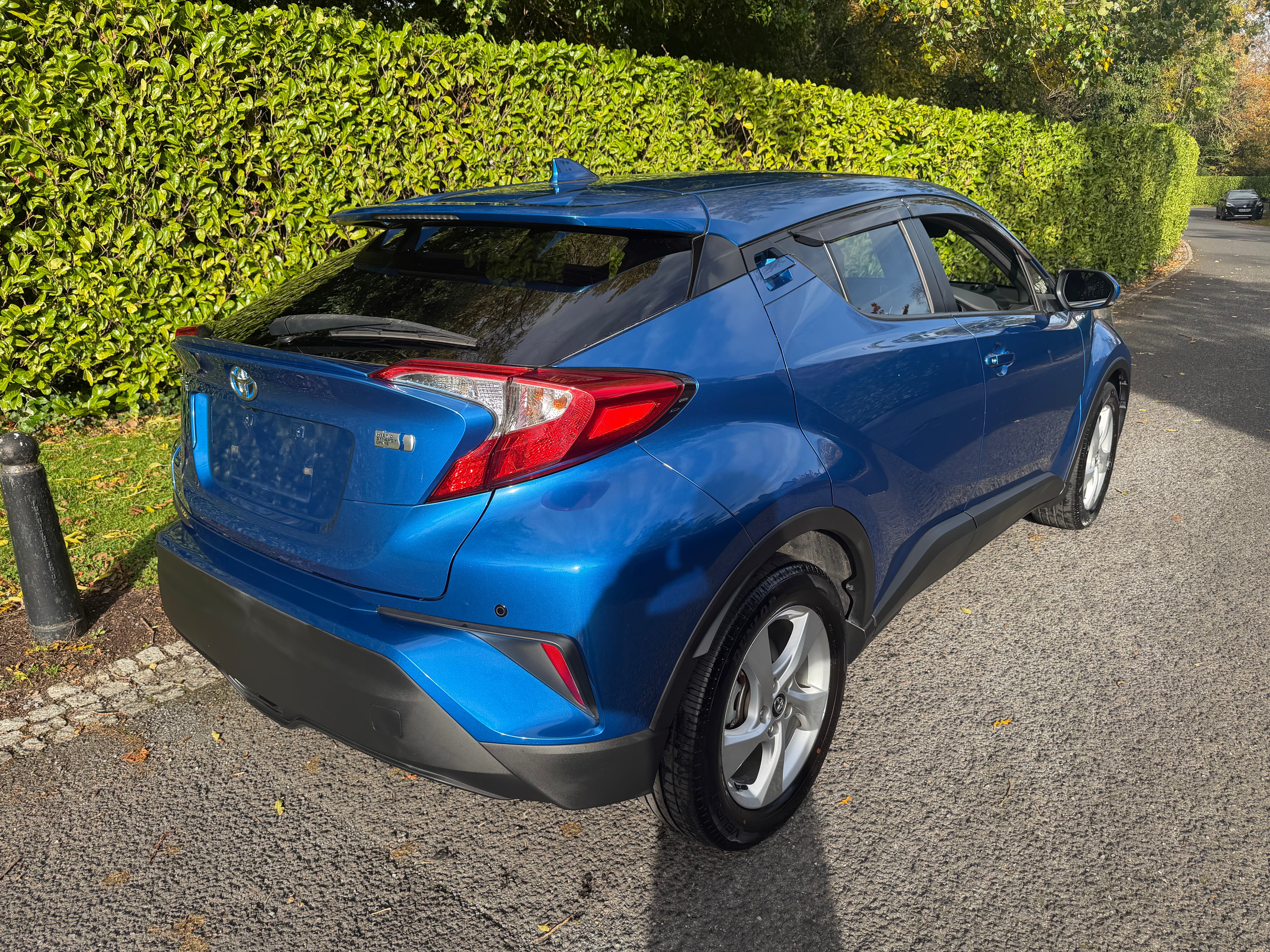 2017 Toyota C-HR 1.8 Hybrid -S – Blue – €14,950