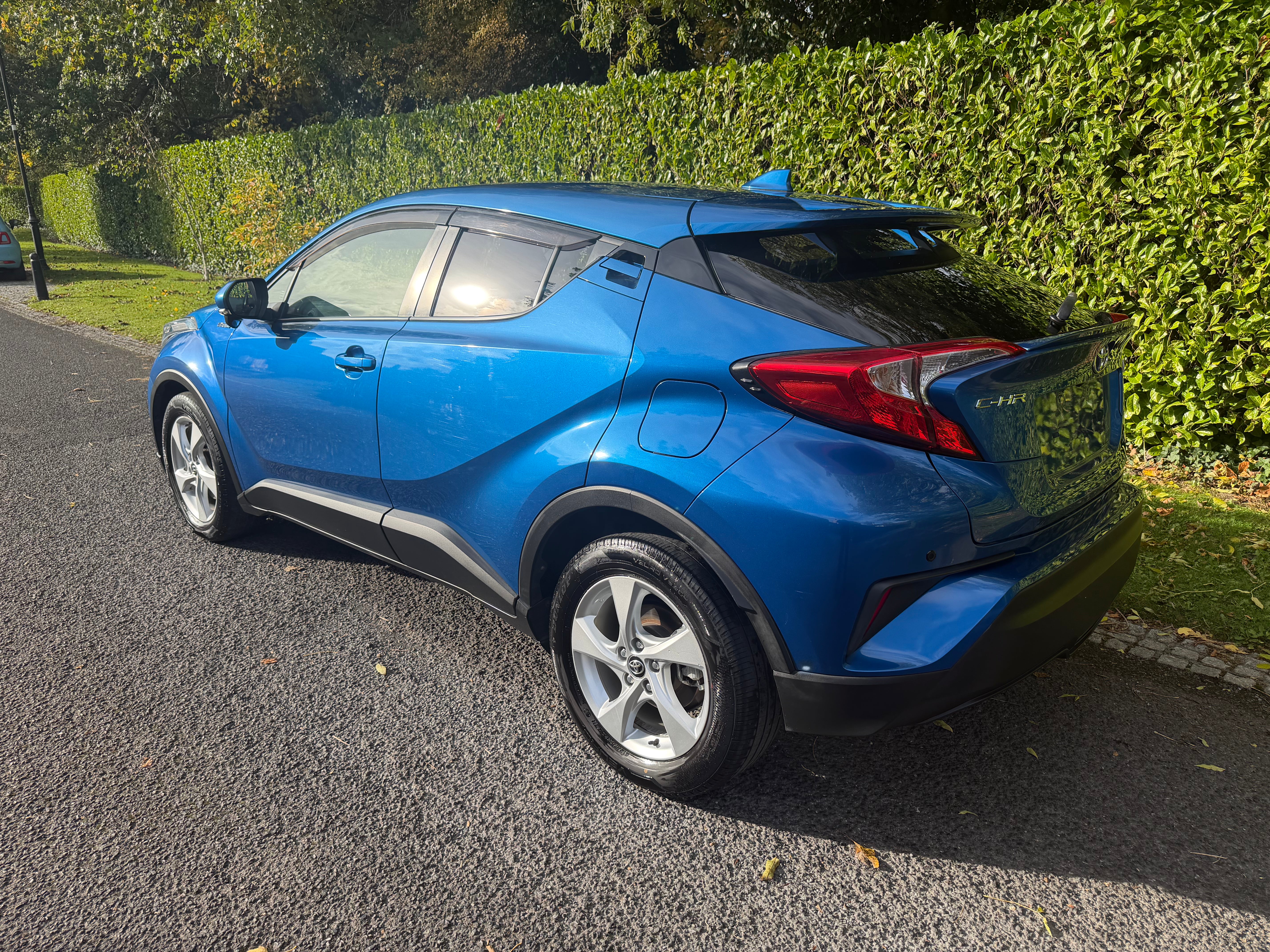 2017 Toyota C-HR 1.8 Hybrid -S – Blue – €14,950