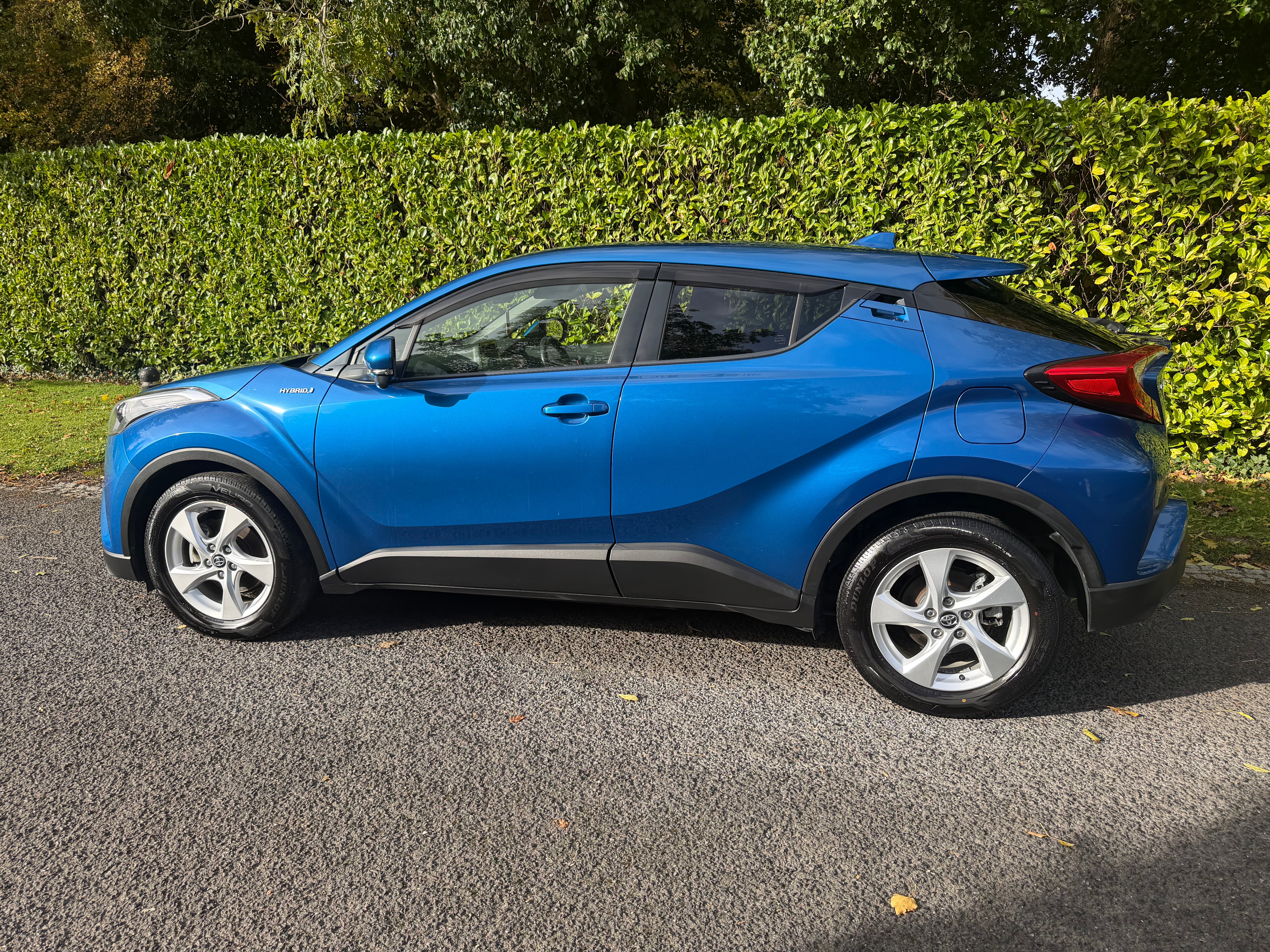 2017 Toyota C-HR 1.8 Hybrid -S – Blue – €14,950