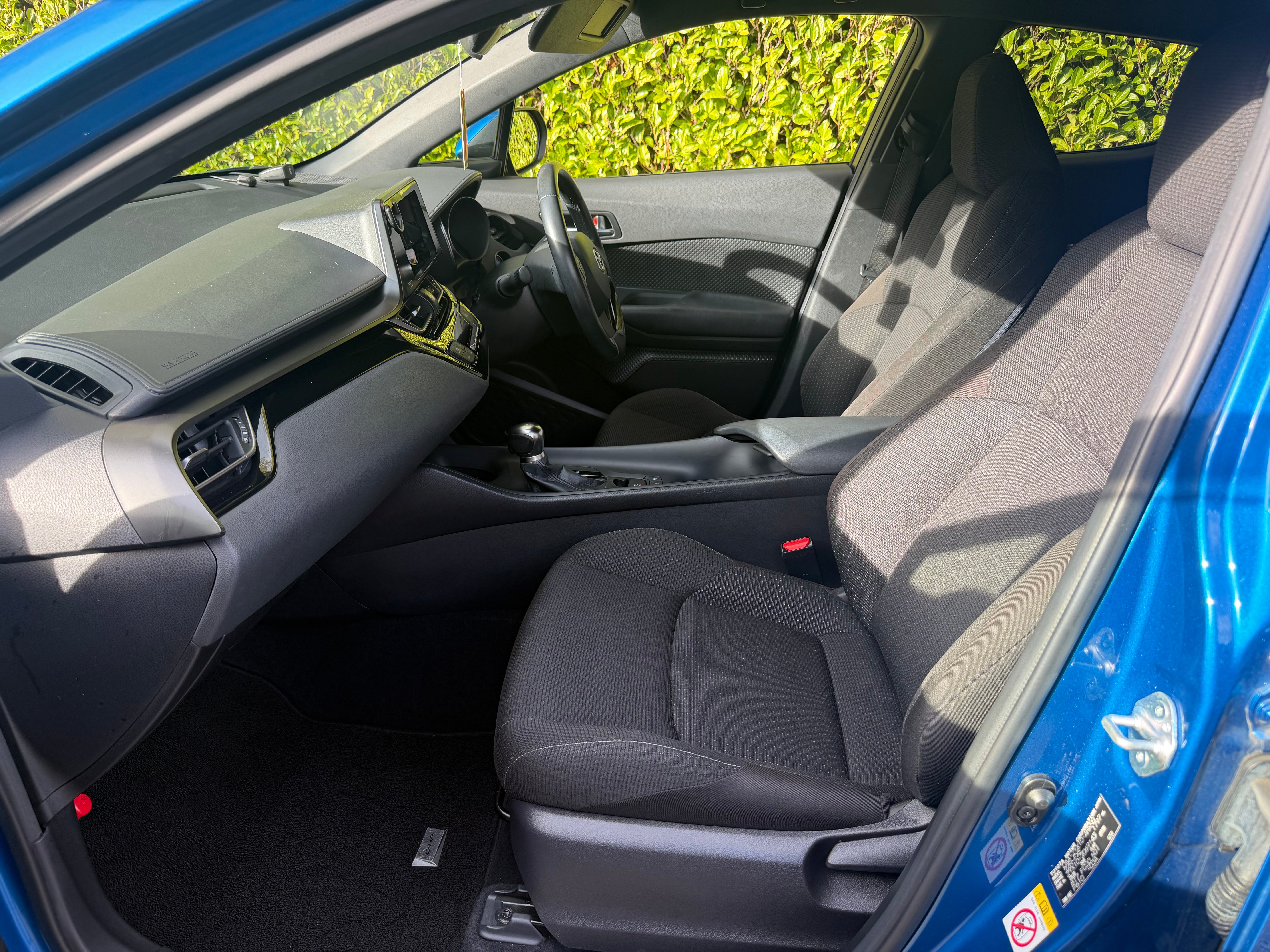 2017 Toyota C-HR 1.8 Hybrid -S – Blue – €14,950