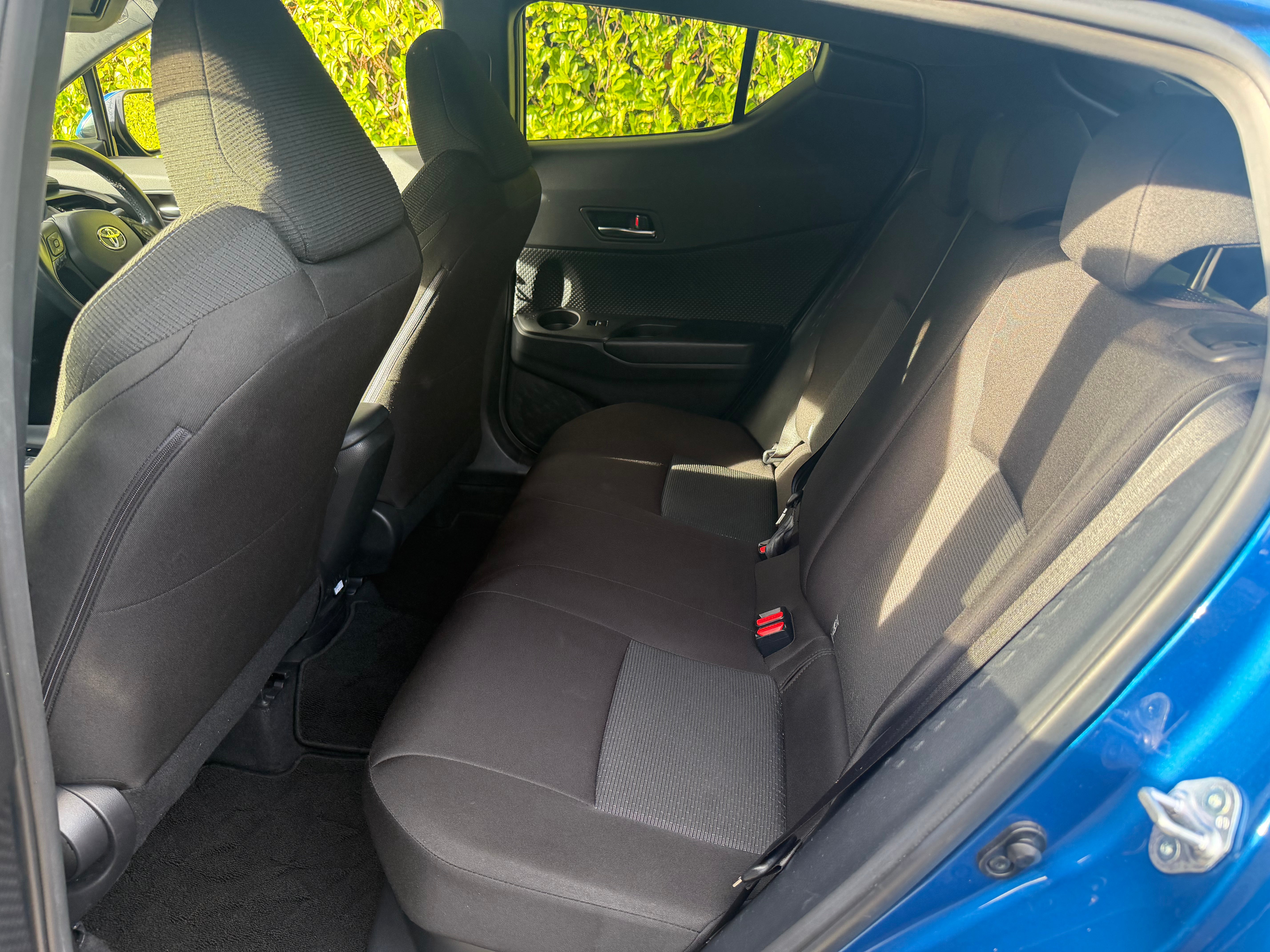 2017 Toyota C-HR 1.8 Hybrid -S – Blue – €14,950
