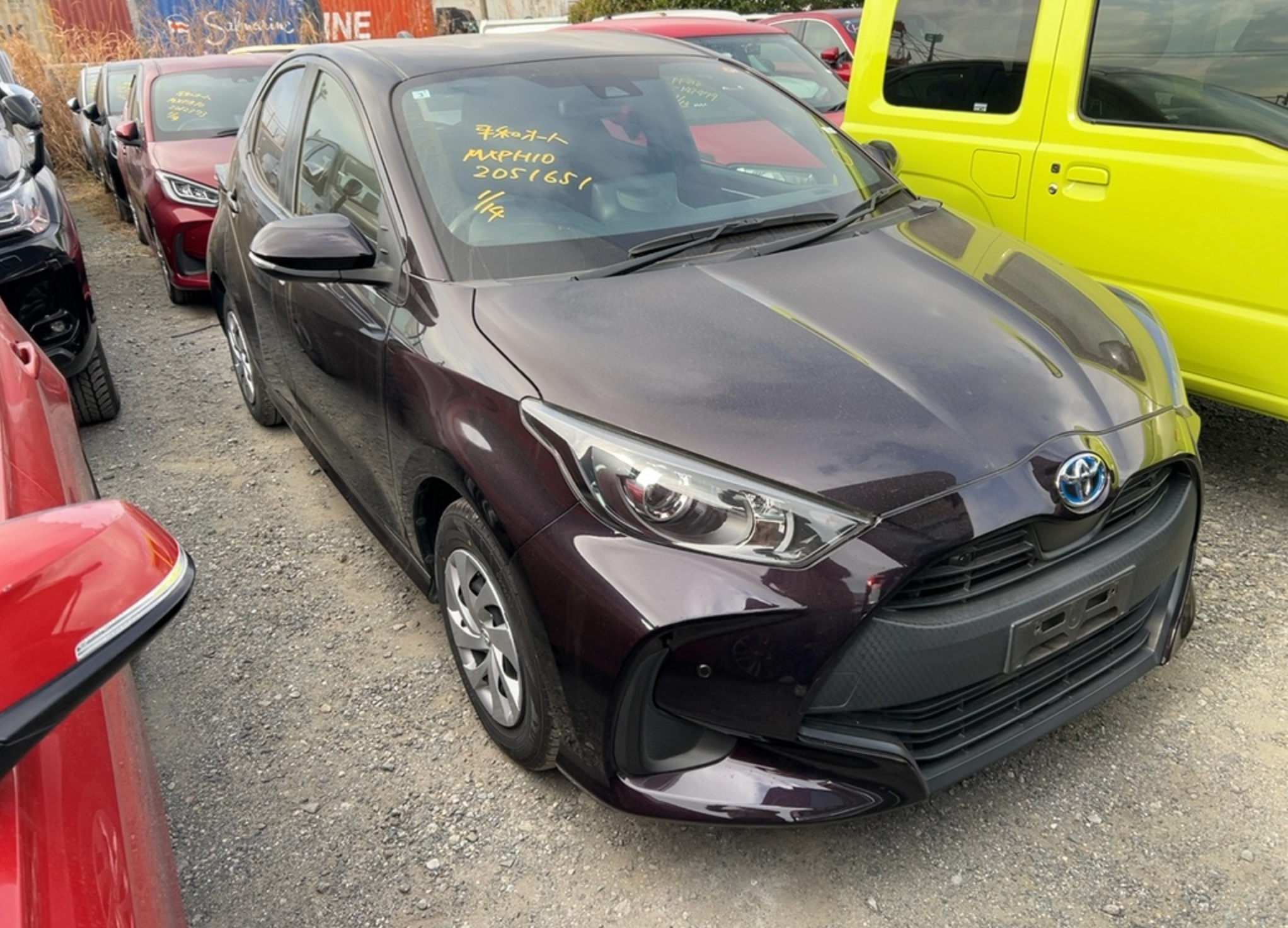 2021 Toyota Yaris Hybrid –  Rare Colour €13,450