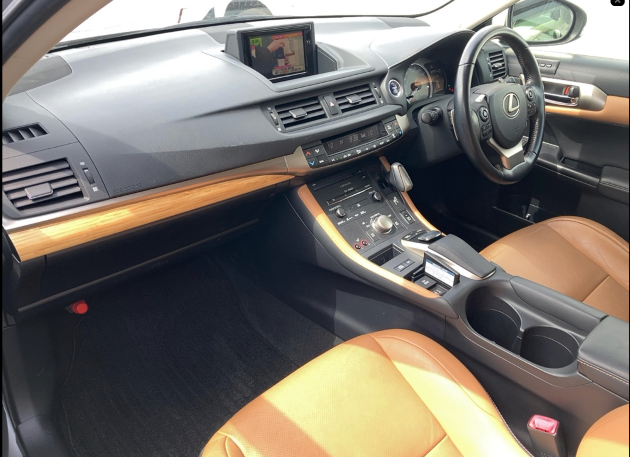 2015 Lexus CT 200h Hybrid Automatic – Only 140,000 KM – €12,950