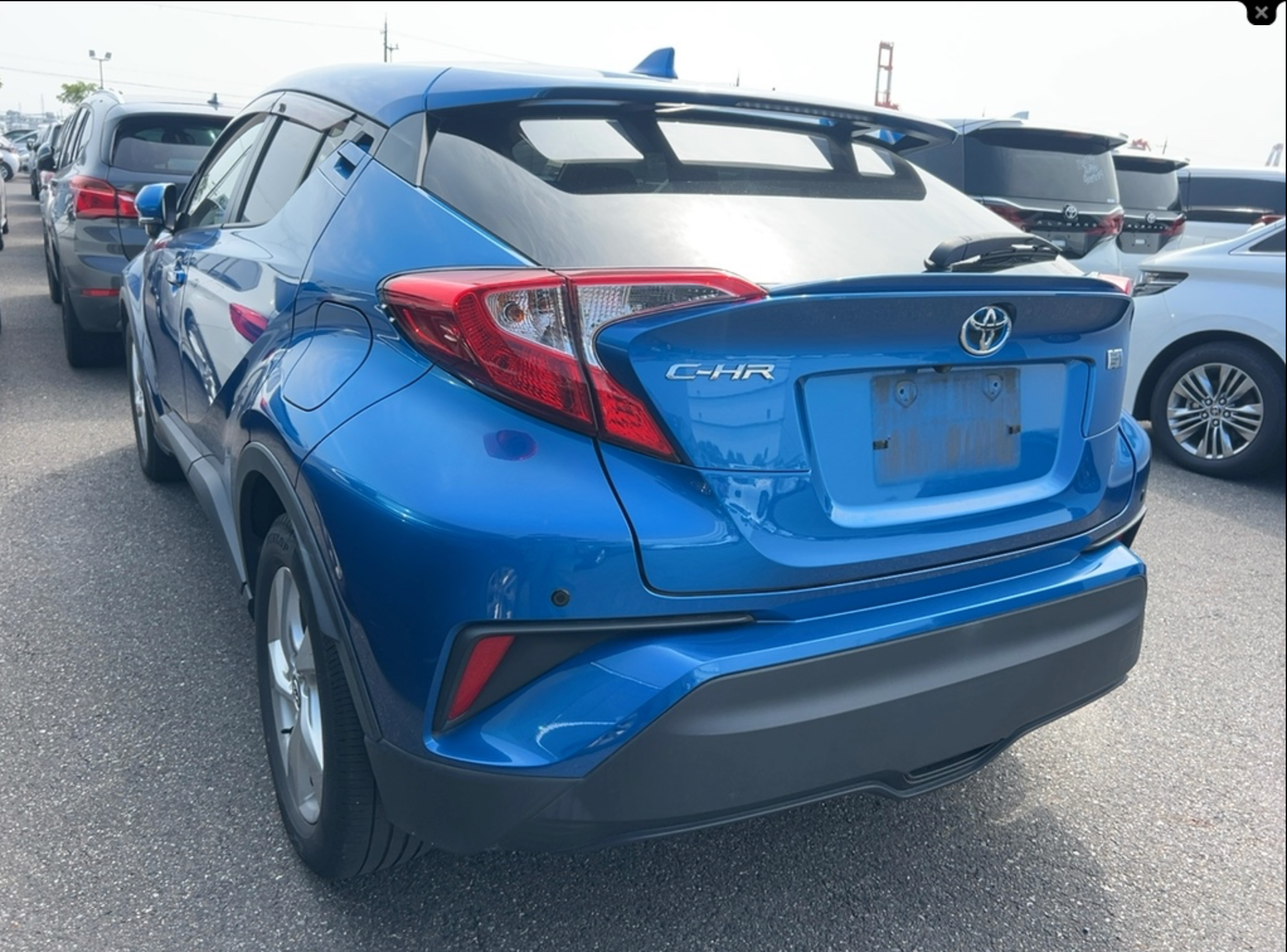 2017 Toyota C-HR 1.8 Hybrid -S – Blue – €14,950