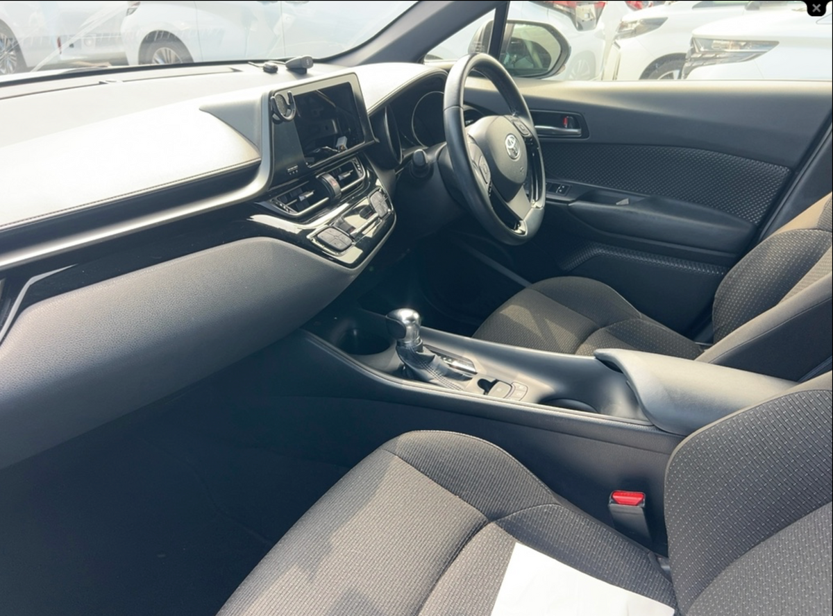 2017 Toyota C-HR 1.8 Hybrid -S – Blue – €14,950