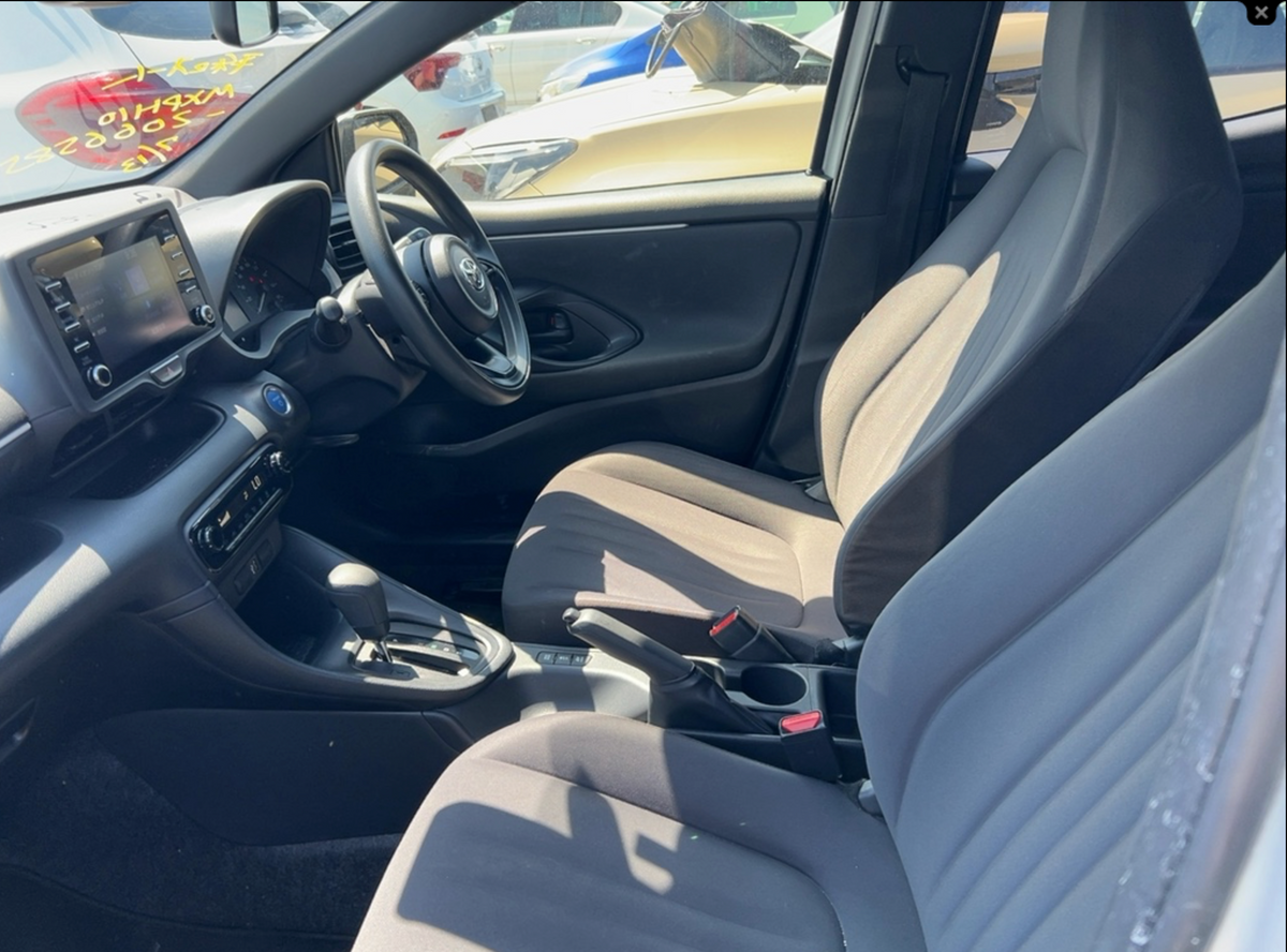 2021 Toyota Yaris 1.5 Hybrid X Automatic – Silver – €11,950