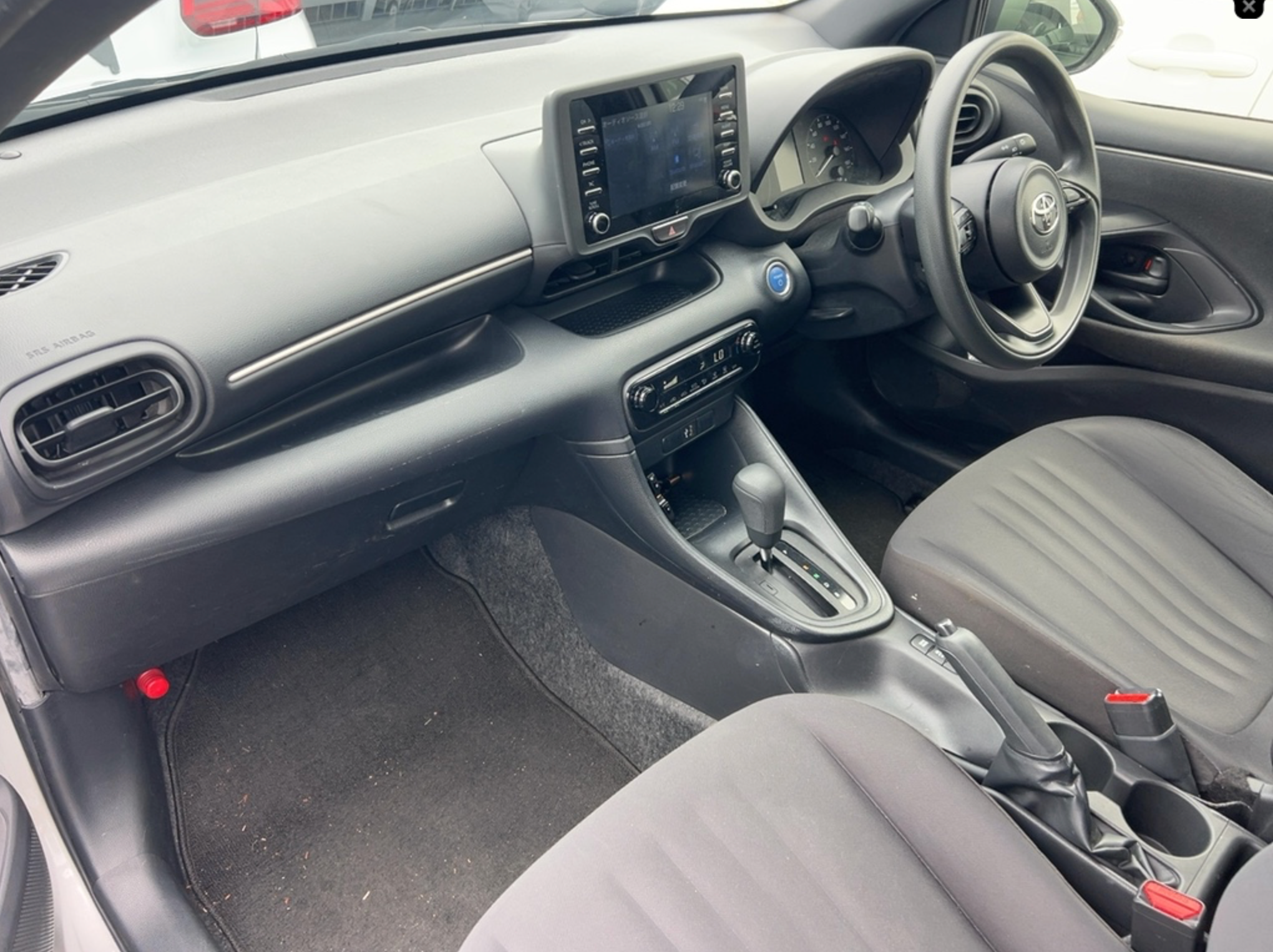 2021 Toyota Yaris 1.5 Hybrid X Automatic – Silver – €11,950