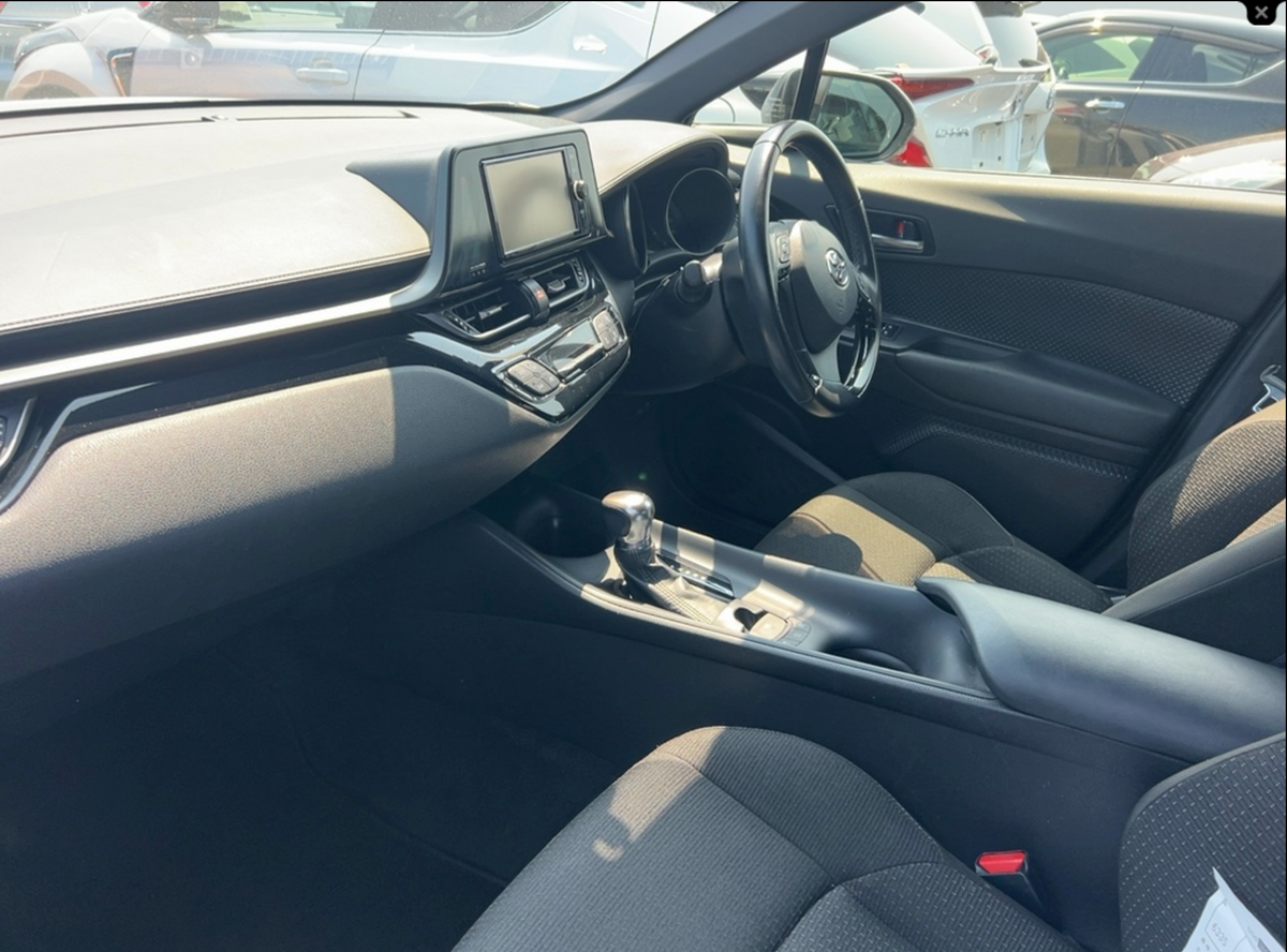 2017 Toyota C-HR 1.8 Hybrid S – Champagne – €14,450